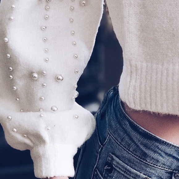 White Embellished Pearl Turtleneck Knit Sweater - Picture 7 of 8